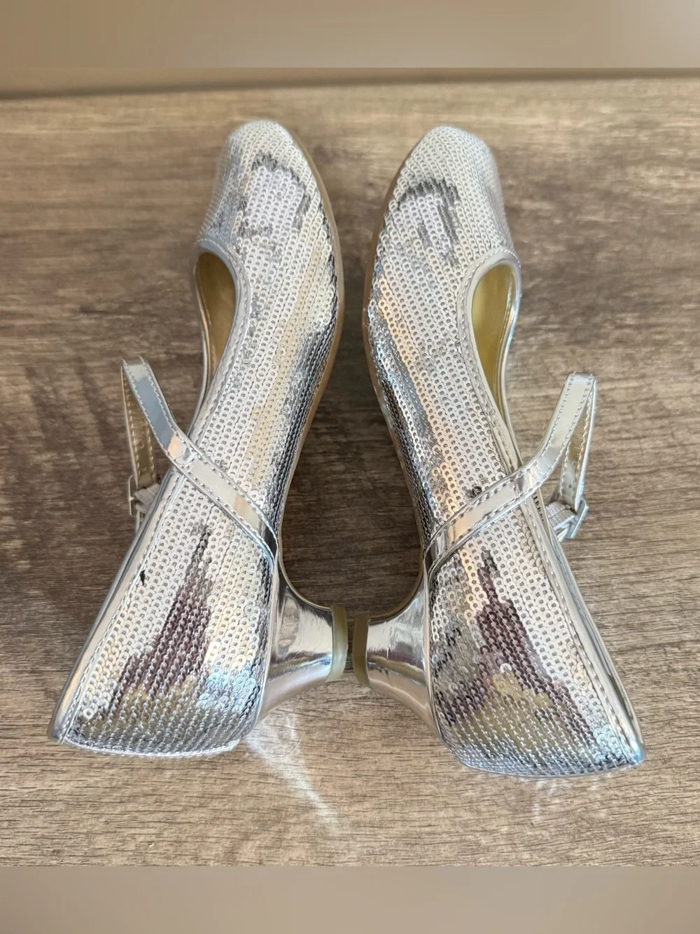 NEW Children’s Place Silver Sequined Heeled Dress Shoes Girls Size 1 Buckle